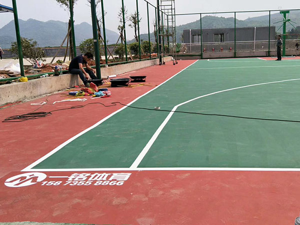 九鼎飼料籃球場