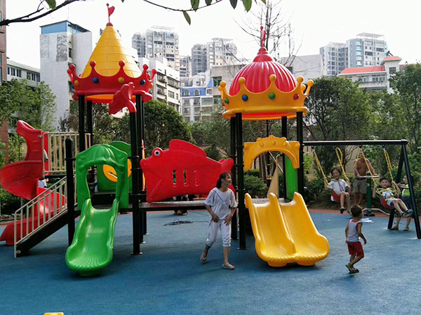 燕泉華府游樂場