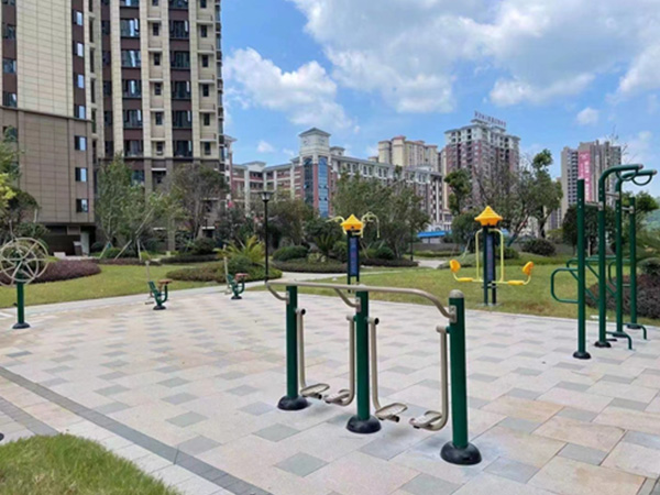 上品書苑室外健身廣場
