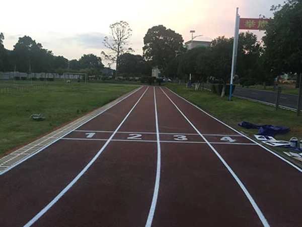 良田某部隊(duì)操場(chǎng)